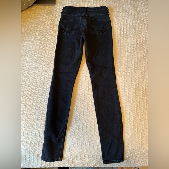 Hollister High Rise Jean Leggings Dark Wash - Picture 3 of 4